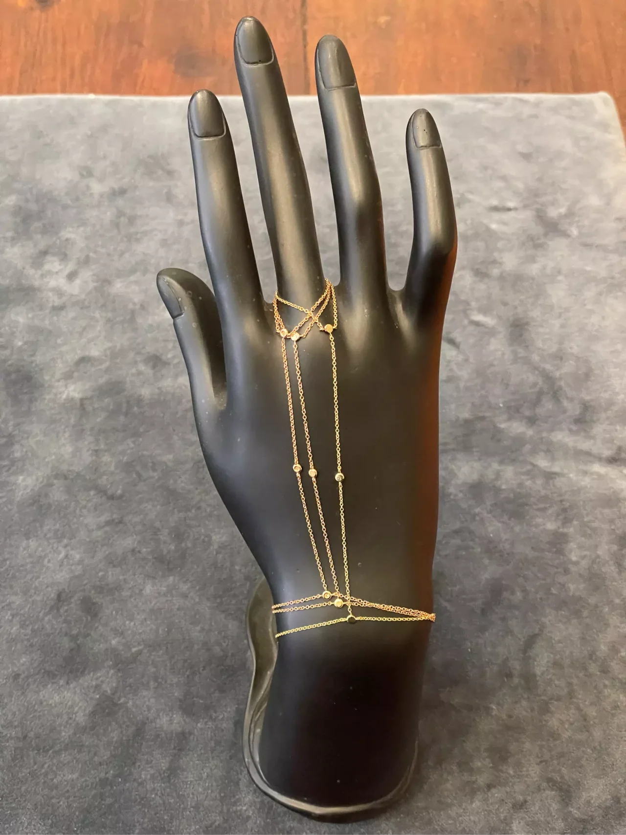 Bracciale baciamano in oro e diamanti Caponoe